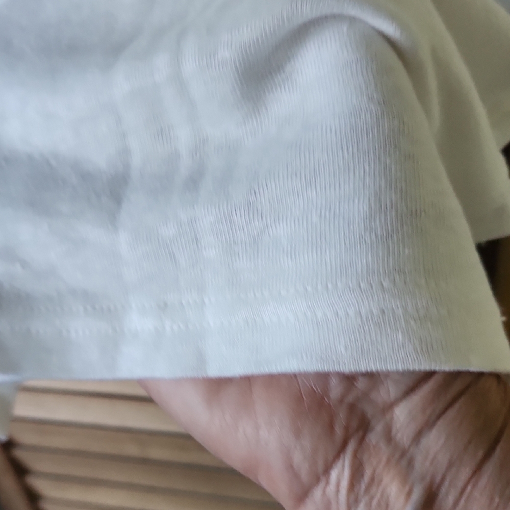 Banana Republic White V-Neck Short Sleeve Tee - Picture 8 of 8
